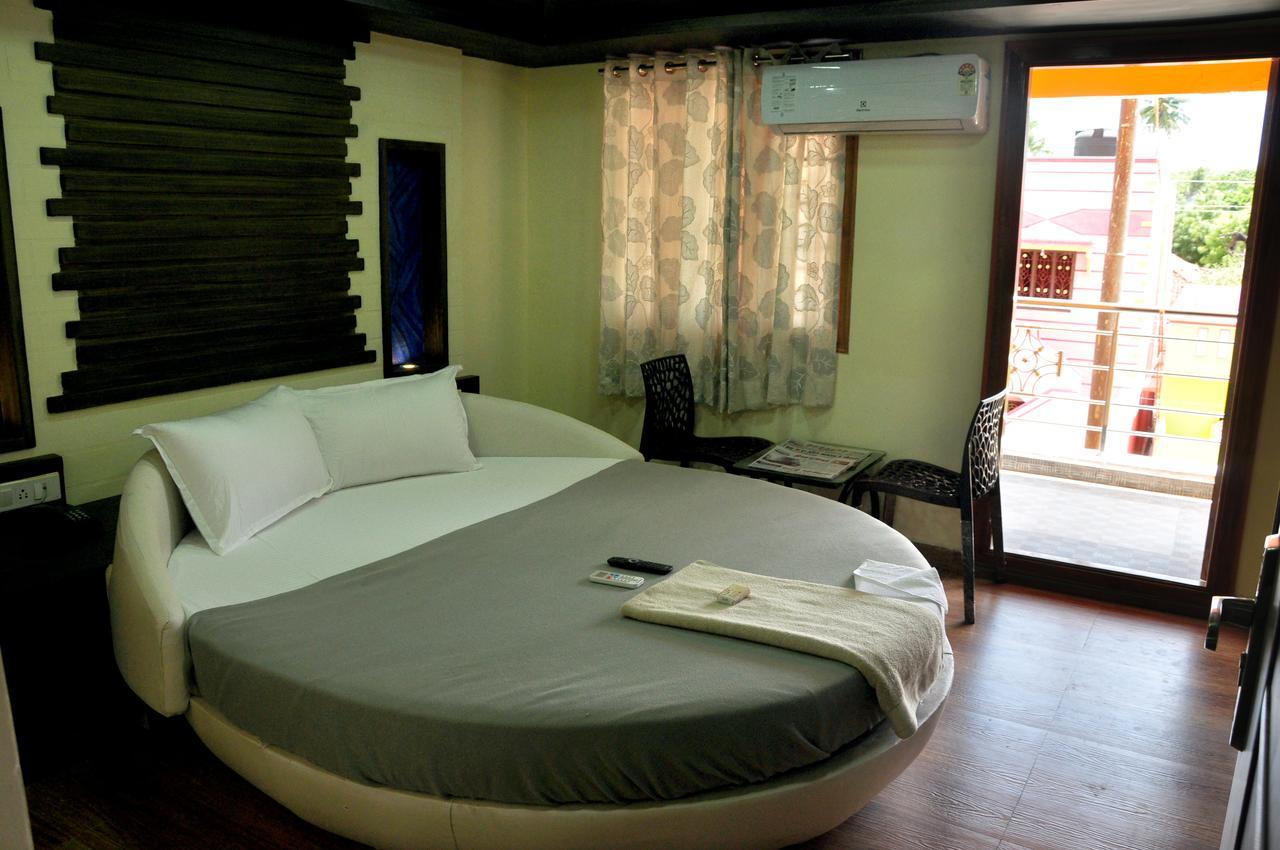 Hotel Anandhiram Heritage Karaikal Bagian luar foto