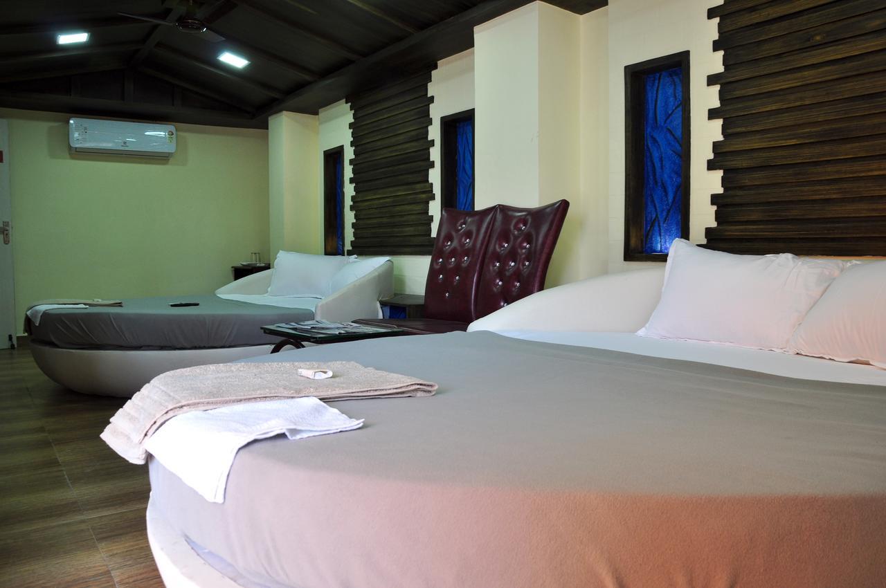 Hotel Anandhiram Heritage Karaikal Bagian luar foto