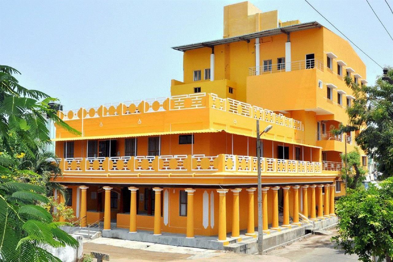 Hotel Anandhiram Heritage Karaikal Bagian luar foto
