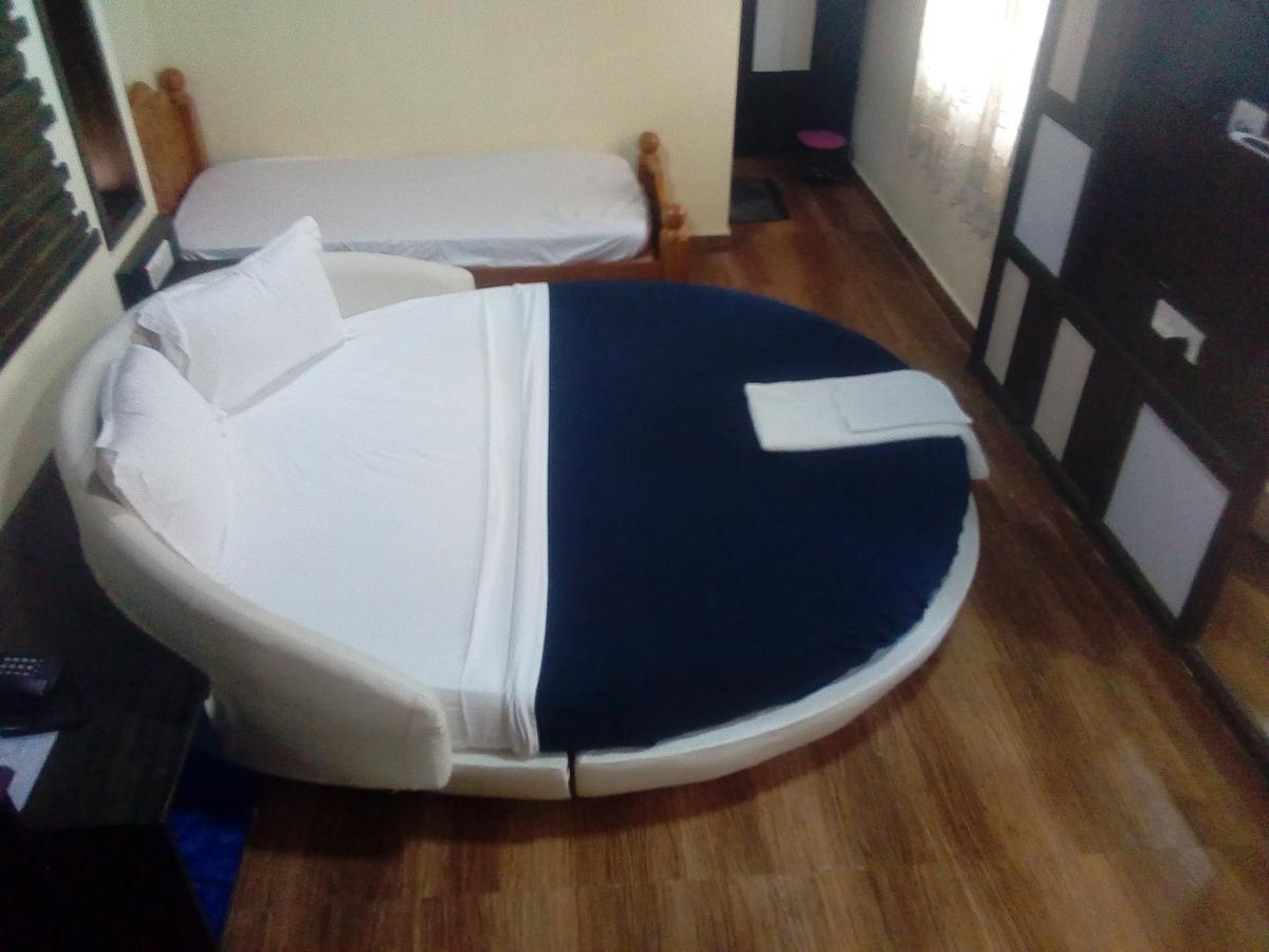 Hotel Anandhiram Heritage Karaikal Bagian luar foto